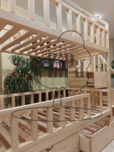 Lacquered cot