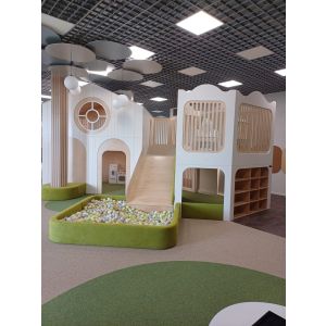 Bērnu rotaļu telpa Infantil, lielā rotaļu māja priekšskatā