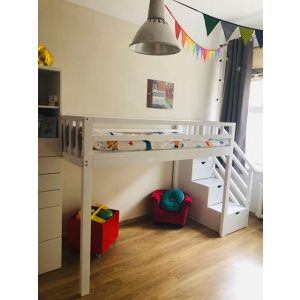 Loft bed with two types of slats, bed with play area, cot with platform