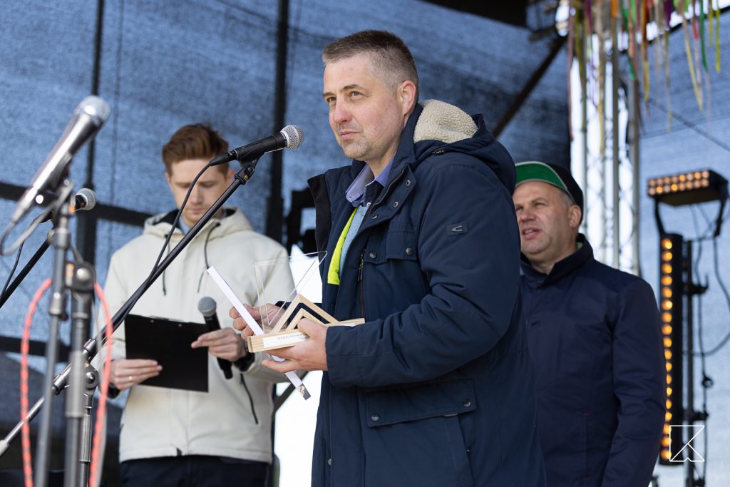 Zipa.lv vadītājs Jānis Bernāns saņem Ķekavas novada uzņēmēju gada balvu nominācijā Gada amatnieks 2022