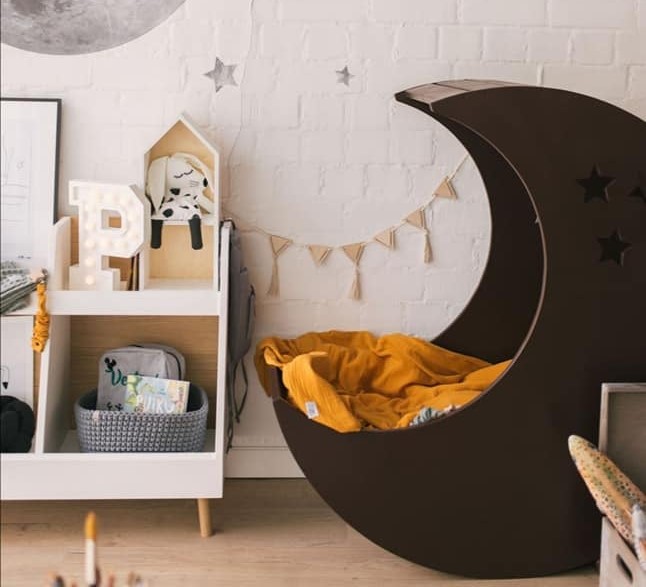 Zīdaiņu gultiņa šūpulītis mēness formā. Zipa gultiņa mazuļiem.